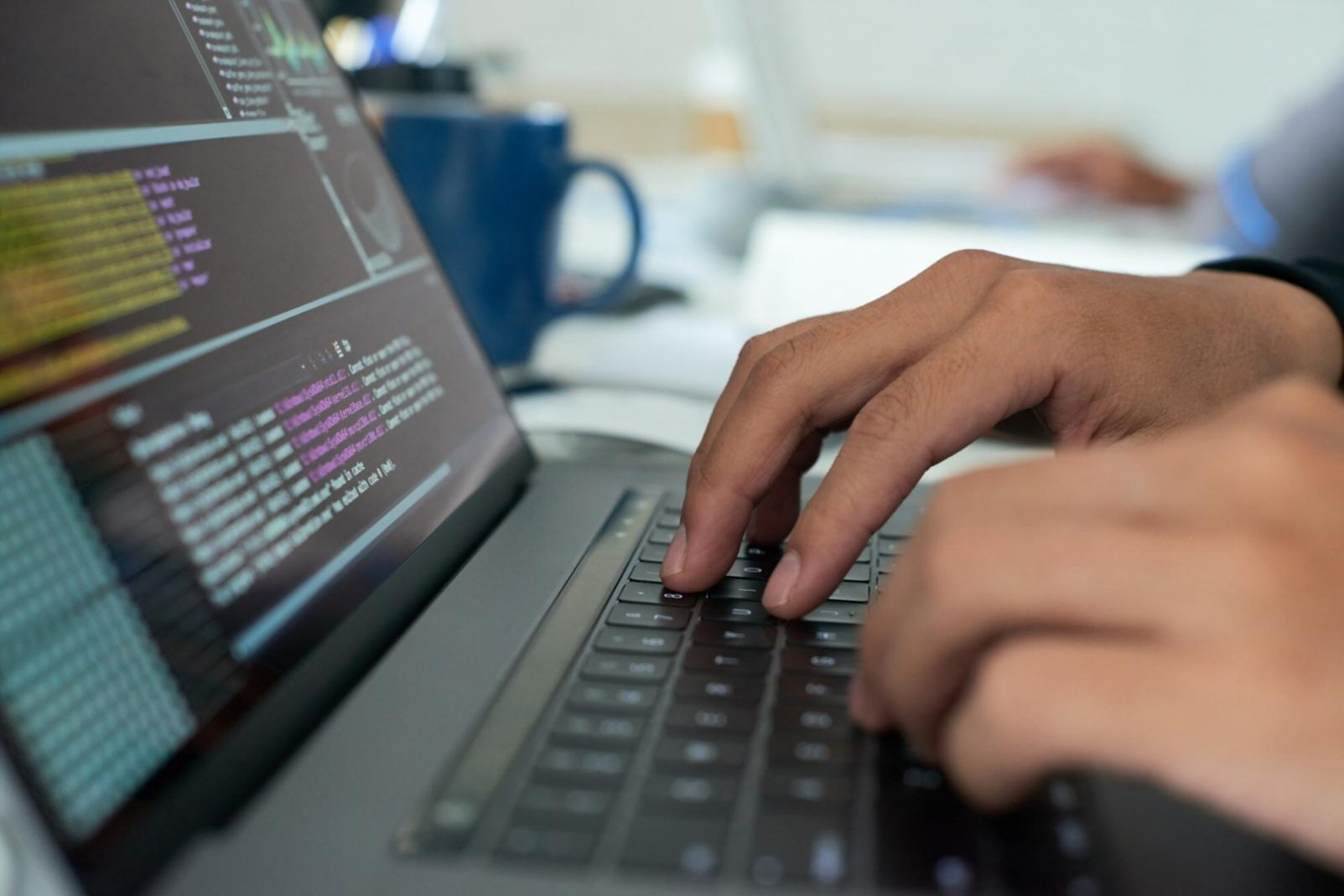 Ambiente di lavoro con sviluppo database PostgreSQL
